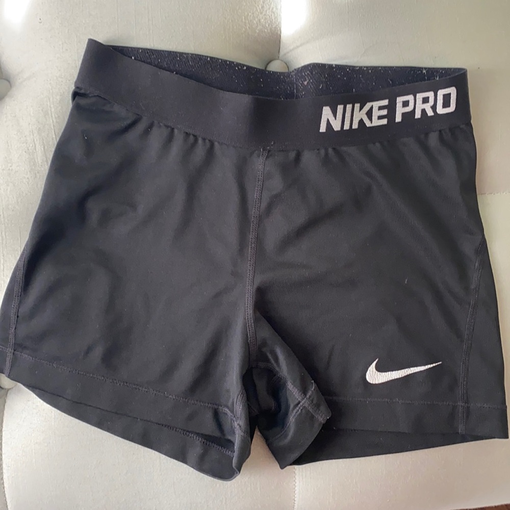 Black Nike Pro